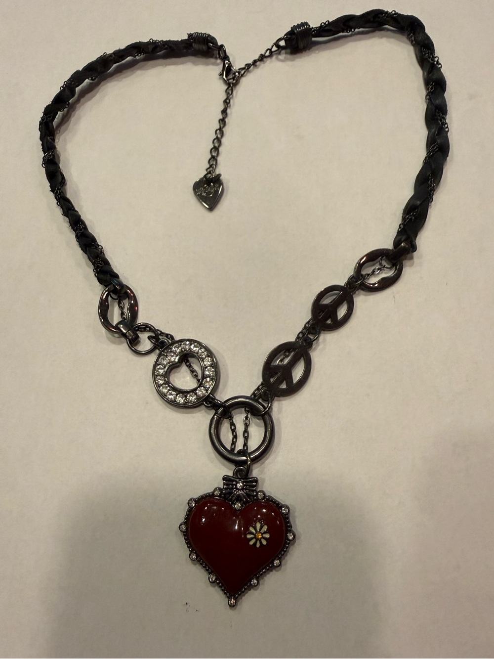Hard Rock Cafe Red Heart Pendant Necklace with Daisy Accent
